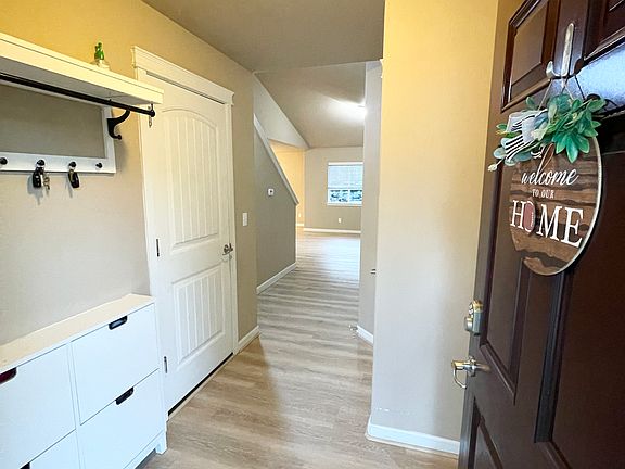 2nd image of 1511 Farina Loop SE
