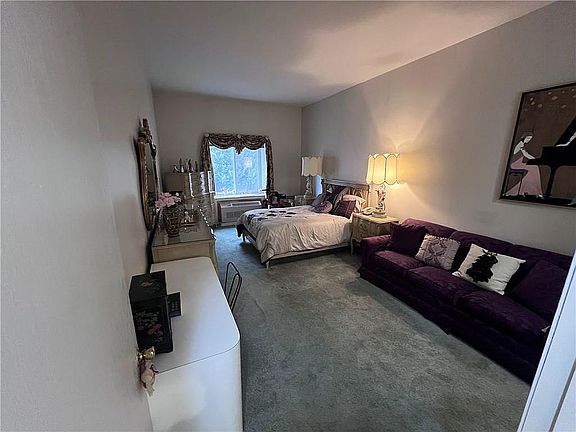 4th image of 3171 Whitney Ave APT 3E