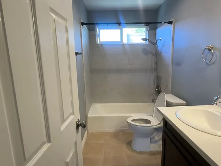 1000 W Macarthur Blvd #130 — Photo 14