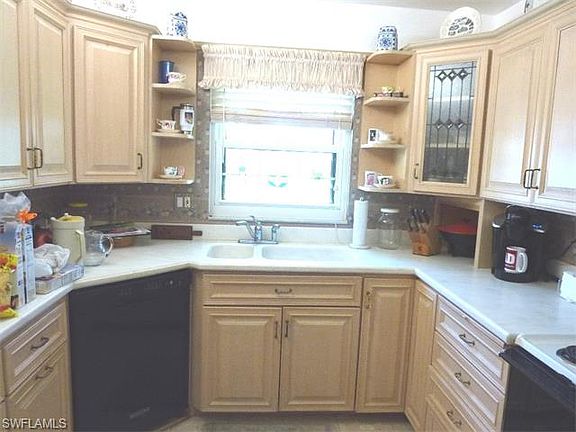3rd image of 1523 Palm Woode Dr