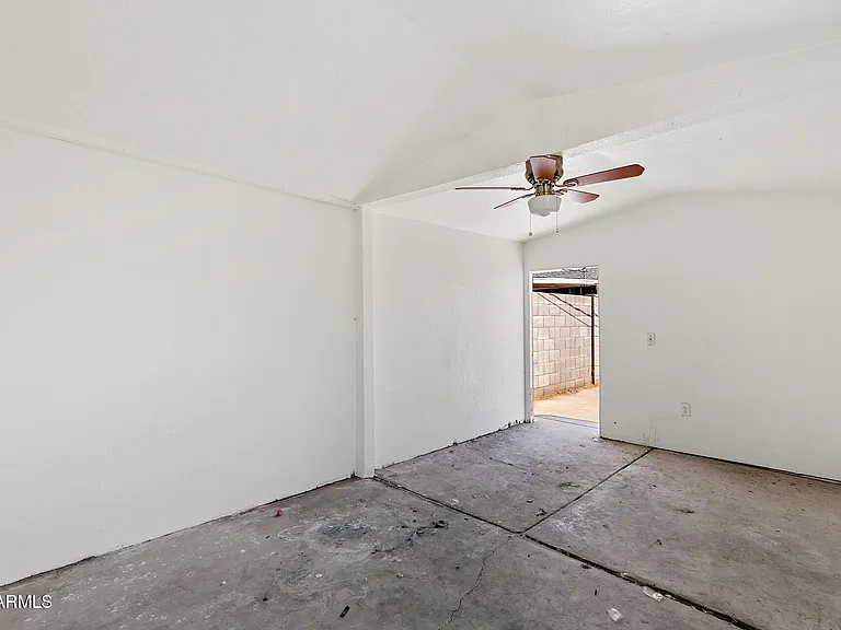 2246 W Sierra St — Photo 39