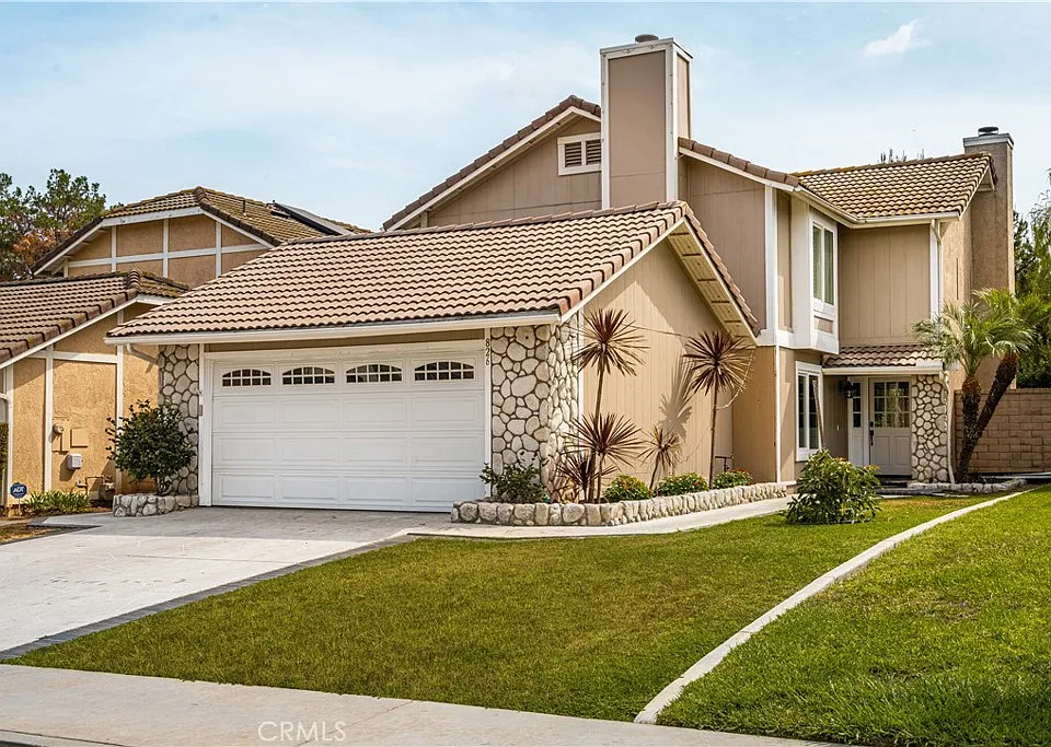 826 Farmer Ln