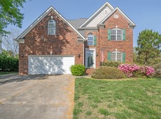 10422 Rougemont Ln, Charlotte, NC 28277