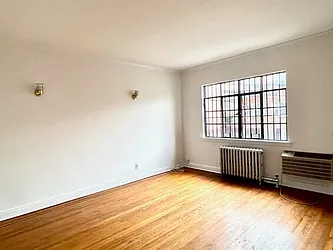 Rented by Zikos Realty Services