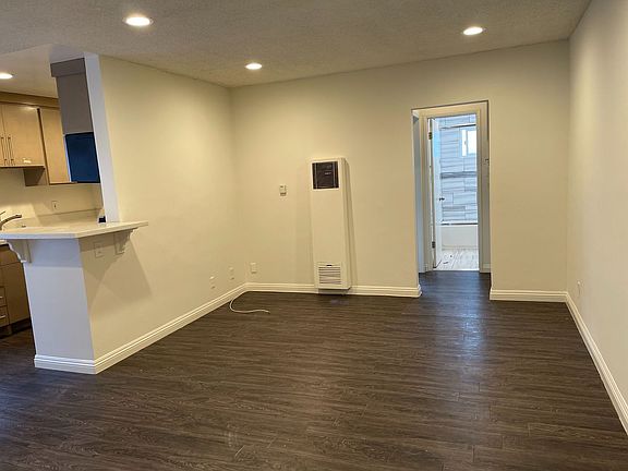 4th image of 12737 Matteson Ave APT 4