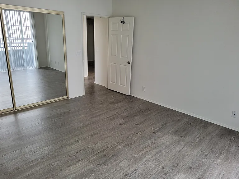 100 S Hayworth Ave #103 — Photo 4