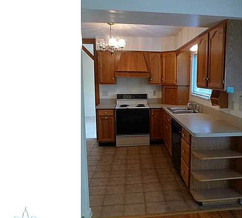 5th image of 3854 New Salem Ave