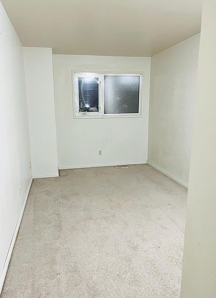Winnipeg House for rent - 5 Bedrooms — photo 2