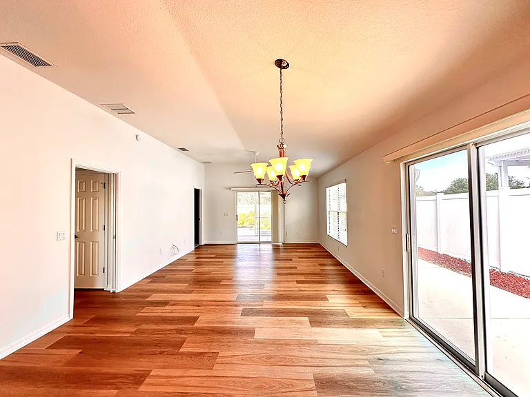 2079 Hydrangea Ave — Photo 9