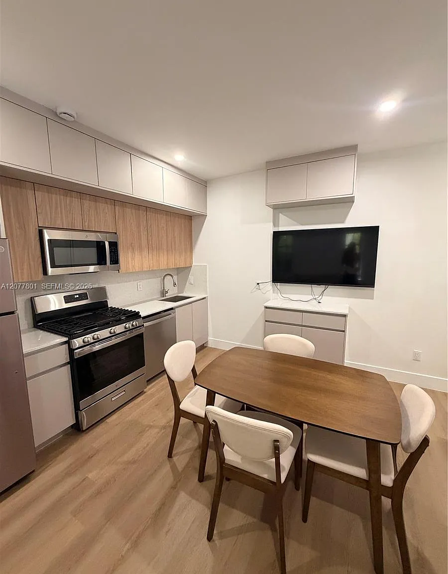 Polo Condo — Photo 2