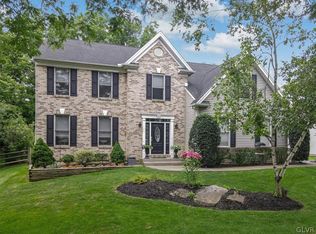 7313 Periwinkle Dr, Macungie, PA 18062