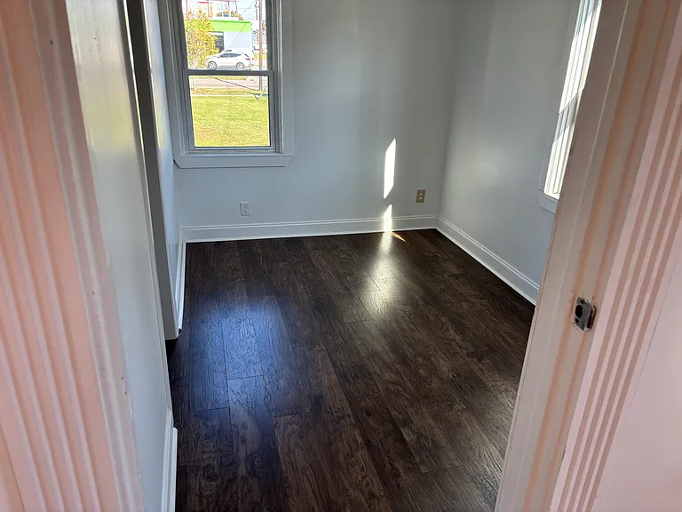 813 Westbank Expy — Photo 8