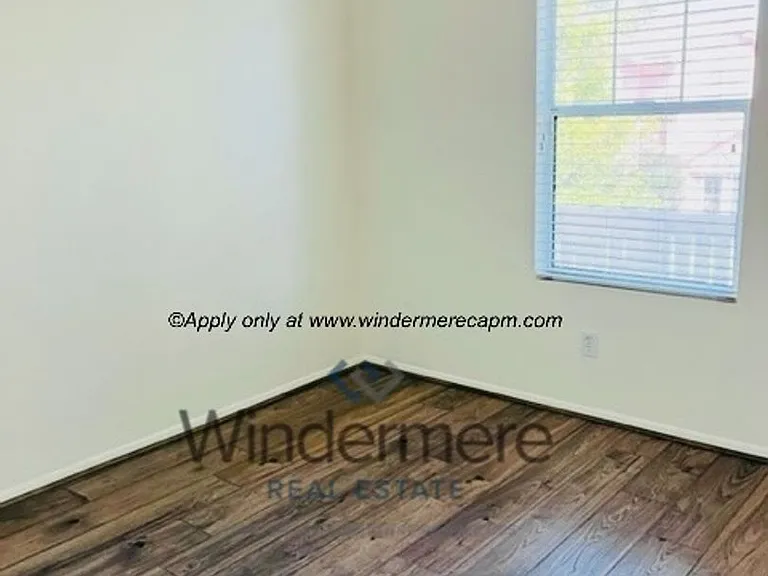 130 Penhow Cir — Photo 17