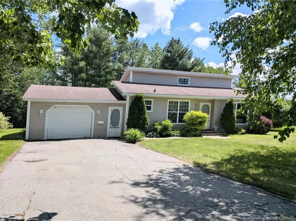 8 Fenton St, Miramichi, NB E1N 3G3