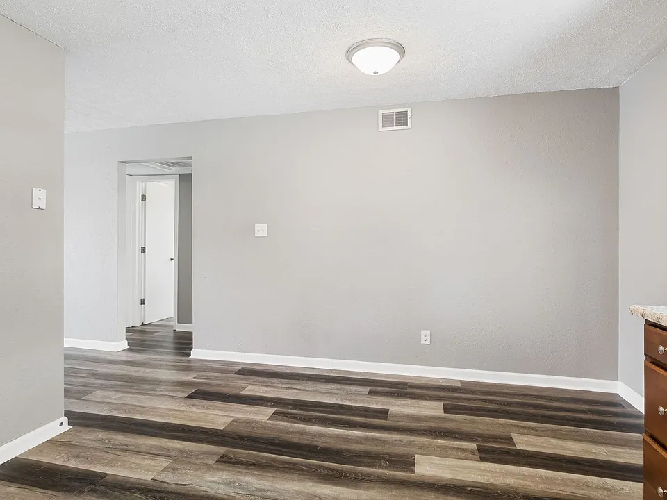Lincoln Apartments