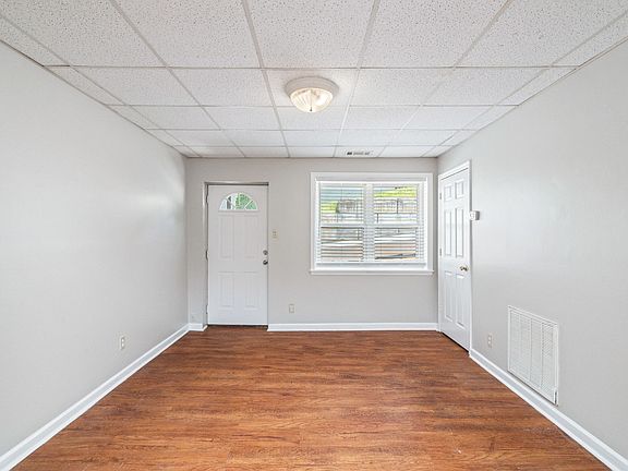 4th image of 2751 Jersey Ave #3