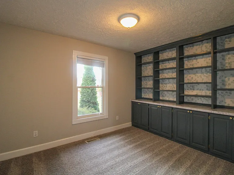 17524 Martin Dr — Photo 25