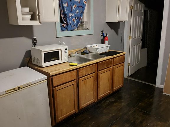2nd image of 645 Delgado St
