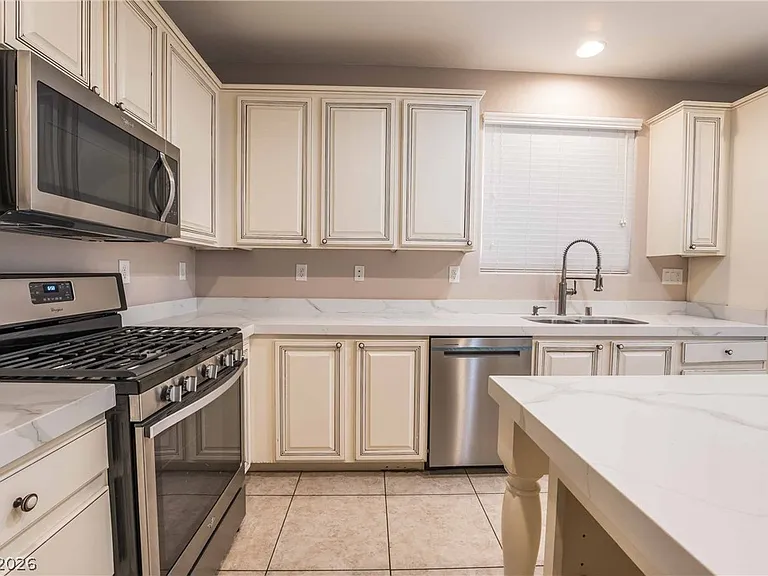 220 Via Mezza Luna Ct — Photo 12