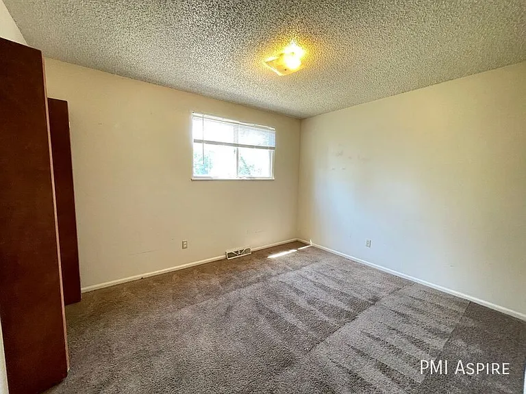 19 Reed Pl — Photo 11