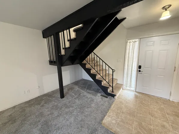 927 W Main St, Mascoutah, IL 62258