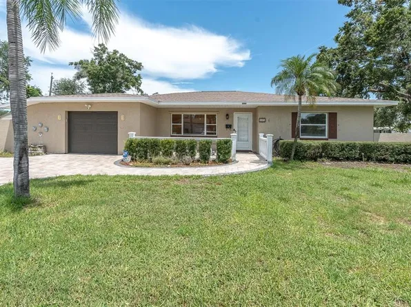 999 38th Ave NE, Saint Petersburg, FL 33704