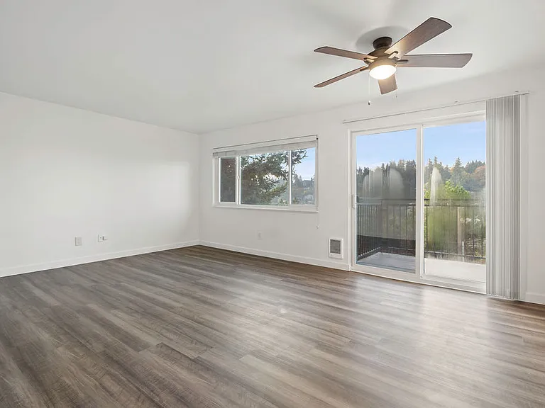 Boulevard 99 Apartments — Photo 31