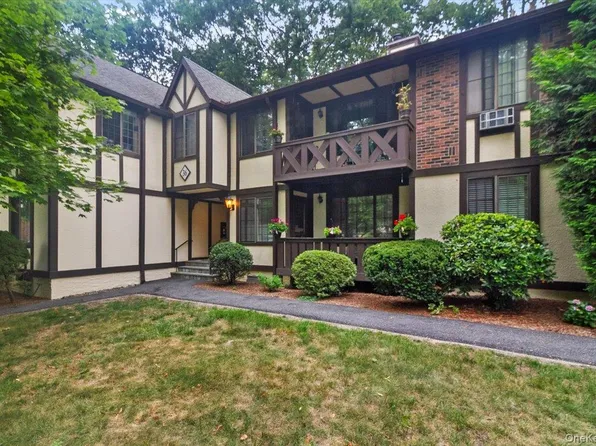 36 Foxwood Drive #6, Pleasantville, NY 10570