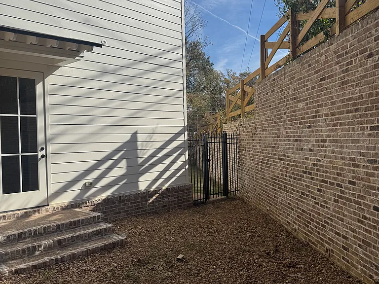 2191 Timber Ln E — Photo 4