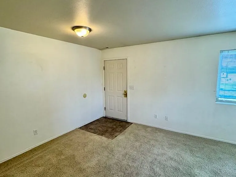 916 Shirley Pl #E — Photo 20