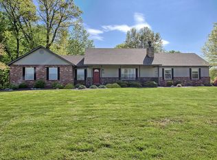 9206 Launius Dr, Saint Jacob, IL 62281