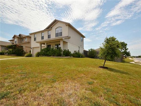 3rd image of 471 Paddington Dr