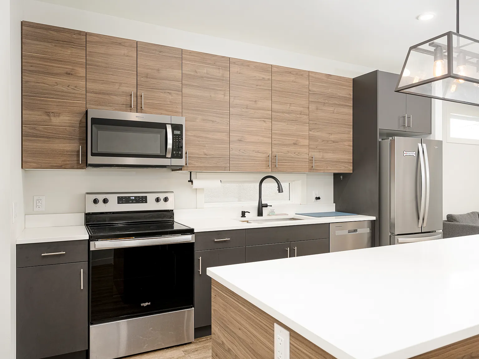 1036 Clarence Avenue — Photo 4