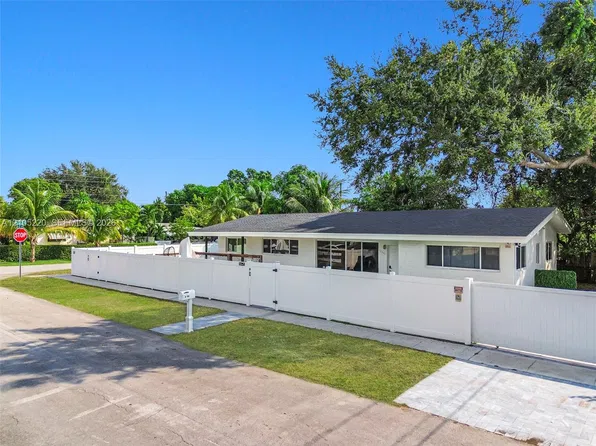 17251 NE 2nd Ct, North Miami Beach, FL 33162