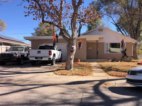 14 Macnaughton Rd, Pueblo, CO 81001