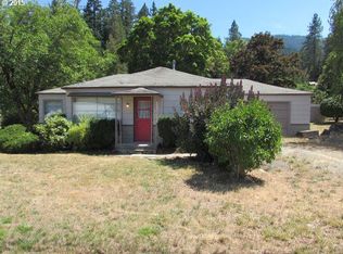 523 W 1st St, Canyonville, OR 97417