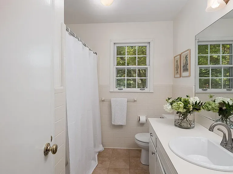 636 Bienville Ln — Photo 8