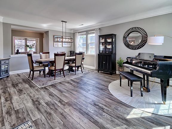 2nd image of 113 Settlers Bend Ct