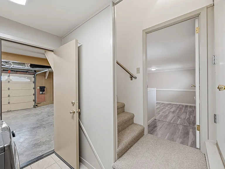 435 Alhambra Rd — Photo 12