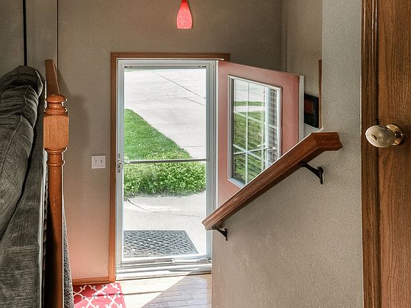 3rd image of 11866 Newport Ave
