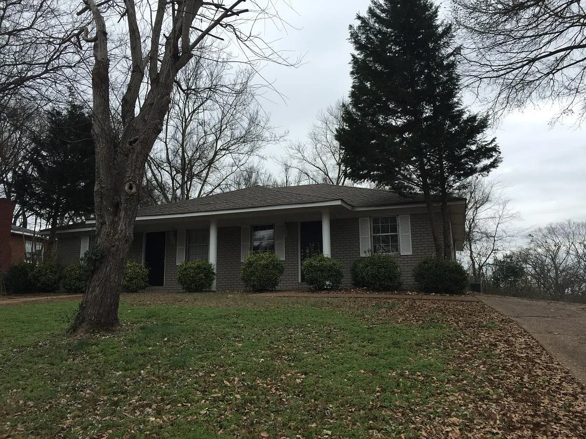 325 W Limestone St — Photo 1