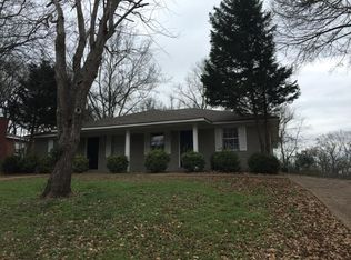 325 W Limestone St #A, Florence, AL 35630