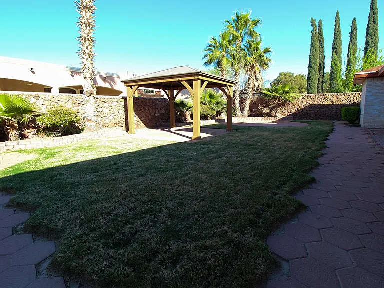 2081 Paseo Del Prado Dr — Photo 36