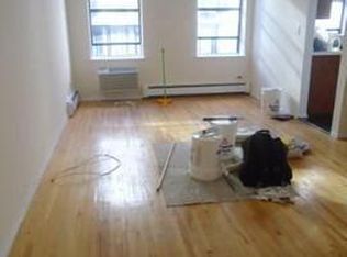 352 W 52nd St, New York, NY 10019