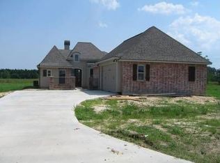 1863 Khamiel Dr, Moss Bluff, LA 70611