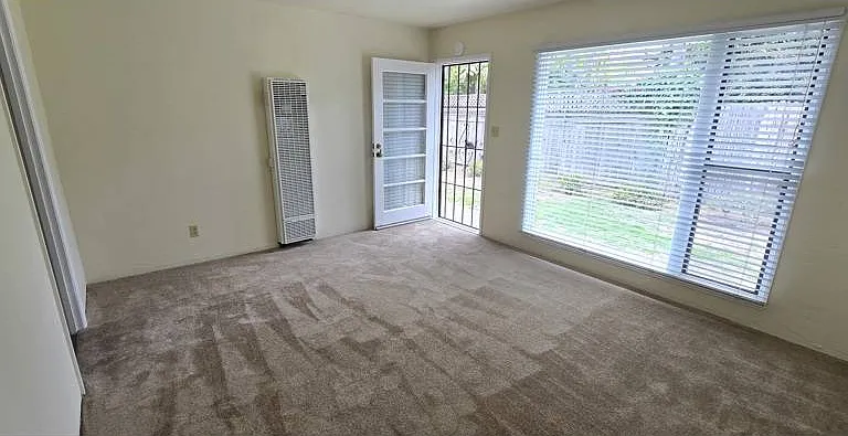 827 Diamond St — Photo 2