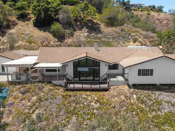 3006 Skycrest Dr, Fallbrook, CA 92028