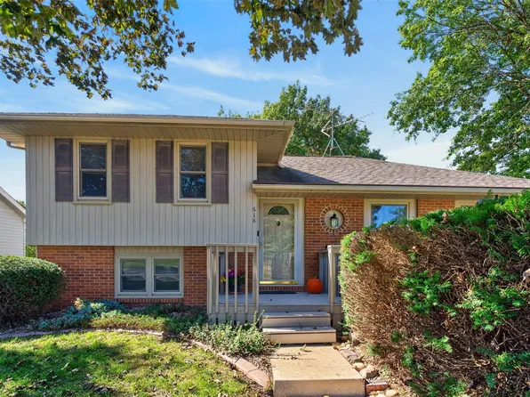 618 12th Ave NW, Altoona, IA 50009