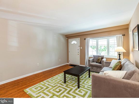 5th image of 2602 S Sartain St