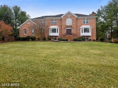 10005 Park Royal Dr, Great Falls, VA, 22066